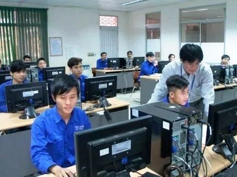 Đề xuất chính sách khen thưởng, tôn vinh người dạy nghề