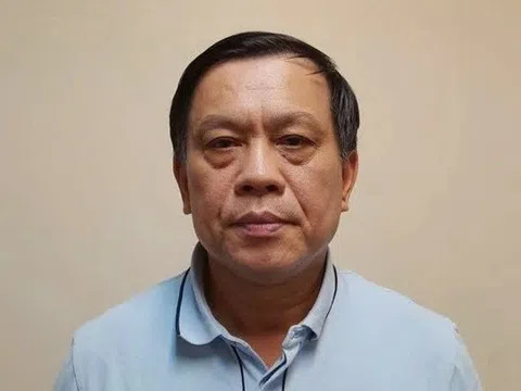 Sấp phong bì hối lộ "chưa kịp mở" trong phòng làm việc cựu Thứ trưởng