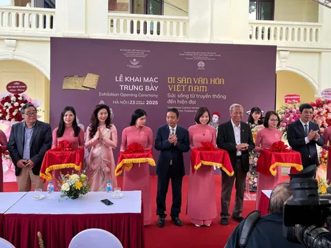 Khai mạc Trưng bày ‘Di sản văn hóa Việt Nam - Sức sống từ truyền thống đến hiện đại’
