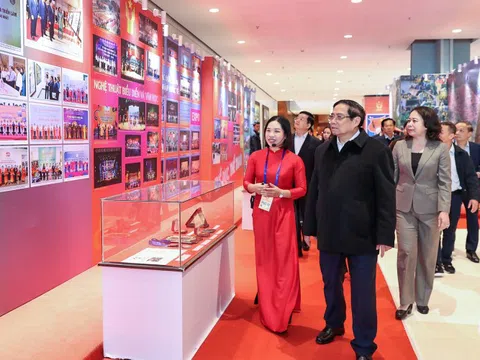 Thủ tướng Phạm Minh Chính kiểm tra công tác chuẩn bị Đại hội Thi đua yêu nước toàn quốc lần thứ XI