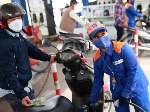 Giá xăng dầu đồng loạt giảm