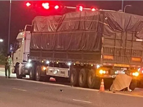 Vụ cô gái bị sát hại trong phòng trọ: Nghi phạm tử vong sau khi đâm vào đuôi xe tải