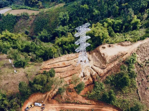 Nỗ lực vượt khó, tăng tốc thi công dự án đường dây 220 kV Than Uyên – Lào Cai