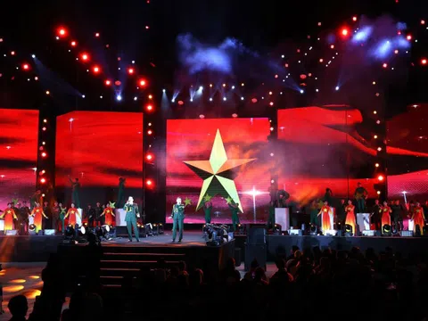 Chương trình nghệ thuật ‘Ánh Dương’: Sợi chỉ đỏ kết nối quá khứ, hiện tại và tương lai