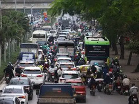 Giao thông cửa ngõ Hà Nội tê liệt trước kỳ nghỉ Tết Dương lịch 2026