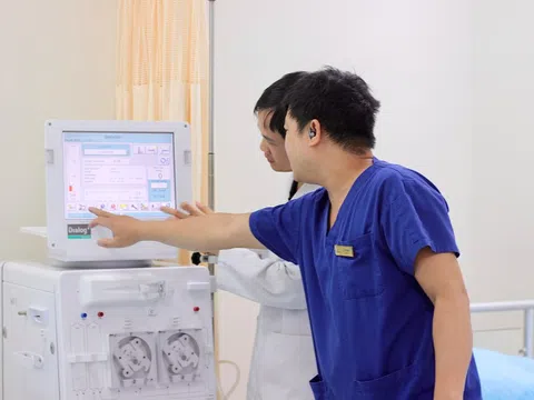 Lọc máu khẩn cấp cứu người đàn ông lạm dụng rượu 'bệnh chồng bệnh' ở Phú Quốc