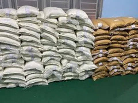 Phát hiện, tạm giữ gần 2 tấn đường không rõ nguồn gốc, xuất xứ bán qua mạng xã hội