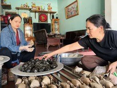 Chiếc bánh 5.000 đồng và ngọn lửa trăm năm của một làng nghề