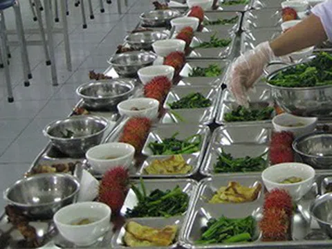 Yêu cầu điều tra vụ nghi ngộ độc thực phẩm ở Sơn La và Đồng Tháp