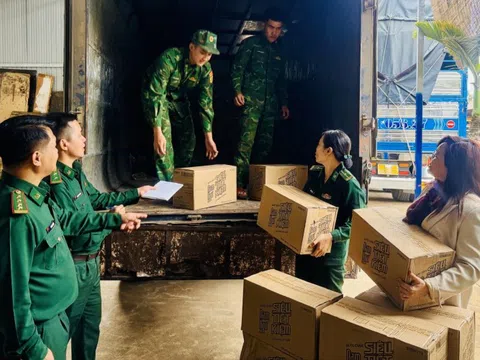 Masan: Mang Tết ấm áp đến quân và dân vùng biên giới