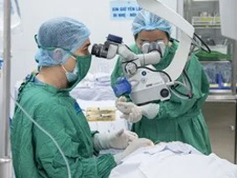 12 người Việt Nam được ghép giác mạc thành công từ nguồn mô hiến tặng của Ngân hàng Mắt Nepal