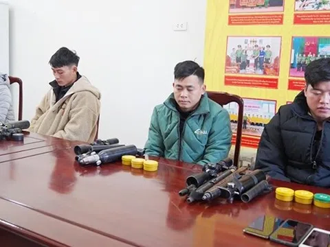 Triệt phá ổ nhóm “đại lý” mua bán súng đạn "chui", bắt giữ 4 đối tượng