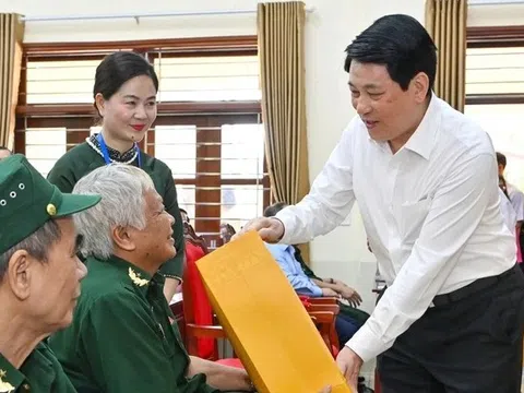 Bộ Nội vụ hướng dẫn tặng quà của Chủ tịch nước cho người có công dịp Tết Bính Ngọ 2026