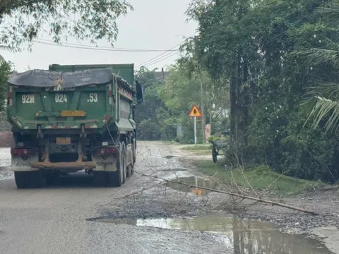 Đà Nẵng: Đường tỉnh oằn mình "gánh" xe tải nặng, lo mất an toàn giao thông