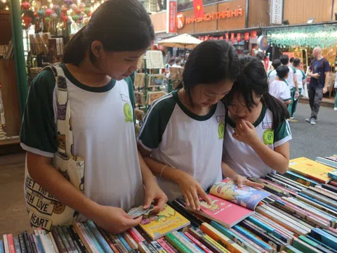 Đường sách và... đọc sách