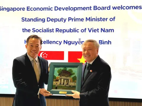 Phó Thủ tướng Nguyễn Hòa Bình làm việc với các cơ quan, doanh nghiệp, nhà đầu tư Singapore để thúc đẩy hợp tác trong lĩnh vực trung tâm tài chính