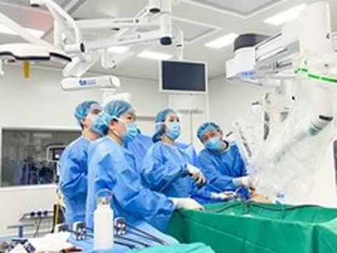 Đột phá trong điều trị ung thư bằng phẫu thuật robot thế hệ mới