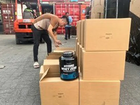 TP Hồ Chí Minh: Triệt phá đường dây buôn lậu thực phẩm chức năng quy mô lớn