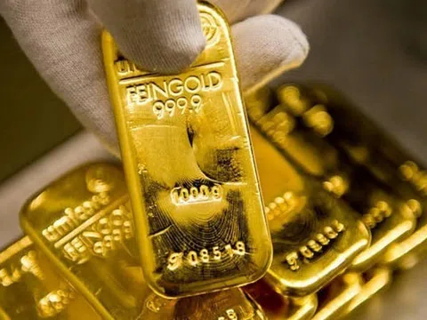 Giá vàng giữ vững trên tầm cao