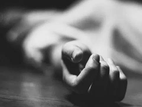 Người phụ nữ 50 tuổi đang khỏe mạnh bỗng tử vong vì thói quen tắm theo cách "vạn người mê"