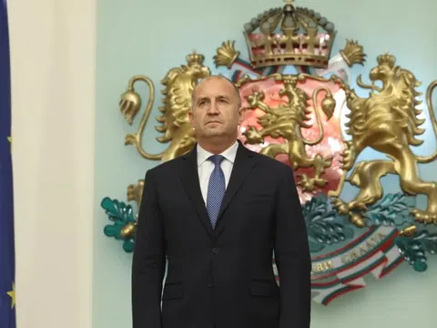 Tổng thống Bulgaria Rumen Radev bất ngờ tuyên bố từ chức