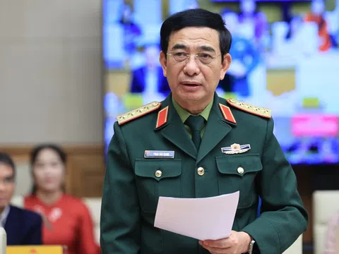 "Nhiều sĩ quan cao cấp, thượng tá, đại tá, Chính ủy quân khu đều tham gia xây nhà cho dân"