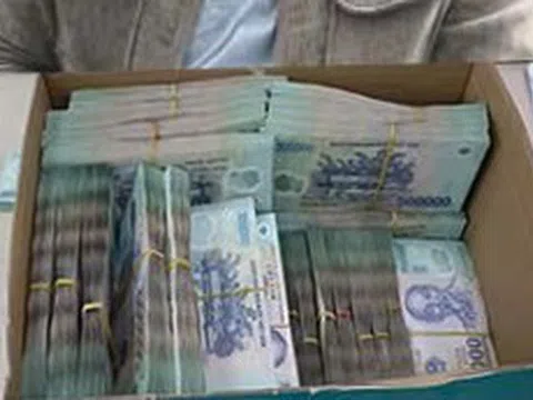 Bắt 2 đối tượng trộm 2 gói hàng chứa 7,85 tỷ đồng tiền mặt trên xe khách