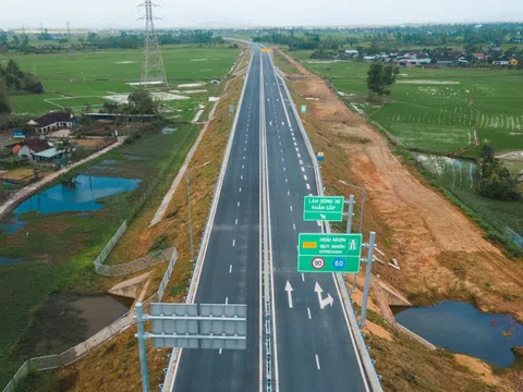 Cận cảnh tuyến cao tốc qua Gia Lai hơn 12.400 tỷ đồng, sẵn sàng thông xe dịp Tết