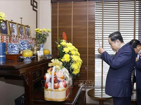 Chủ tịch Quốc hội Trần Thanh Mẫn thăm, tri ân nguyên lãnh đạo Đảng, Nhà nước