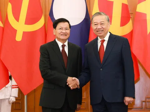 Củng cố nền tảng chính trị vững chắc, đưa quan hệ Việt - Lào ngày càng đi vào chiều sâu