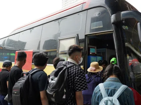 Hà Nội tăng cường hơn 2.400 xe phục vụ hành khách dịp Tết Nguyên đán