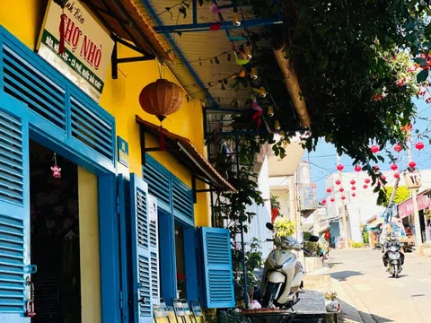 Phố đêm chợ nhỏ Pleiku