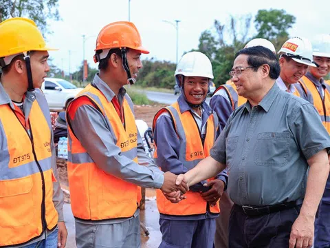 Thủ tướng: "Không lãng phí một ngày" trong triển khai các dự án phục vụ APEC tại Phú Quốc