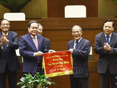 Chủ tịch Quốc hội Trần Thanh Mẫn gặp mặt nguyên lãnh đạo Quốc hội qua các thời kỳ