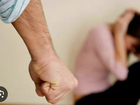 Vợ trình báo bị bạo lực gia đình, chồng bị xử phạt 7,5 triệu đồng