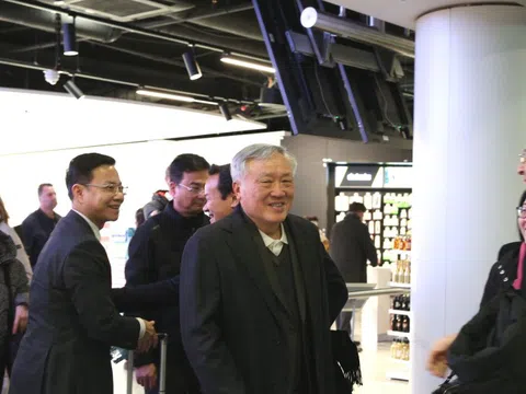 Phó Thủ tướng Thường trực Chính phủ Nguyễn Hoà Bình bắt đầu chuyến thăm làm việc tại Thụy Sĩ