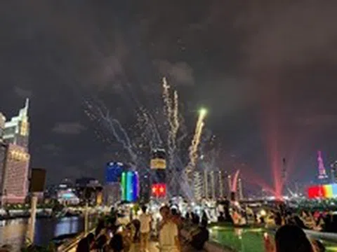 Thú vị với những tour khám phá TP Hồ Chí Minh về đêm