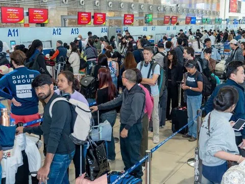 Vé máy bay Tết 2026 “nóng” sớm: Nhiều đường bay kín chỗ 100%