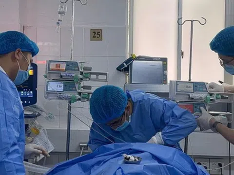 Đau bụng âm ỉ, nôn ói, người đàn ông suýt mất mạng vì căn bệnh không ai ngờ