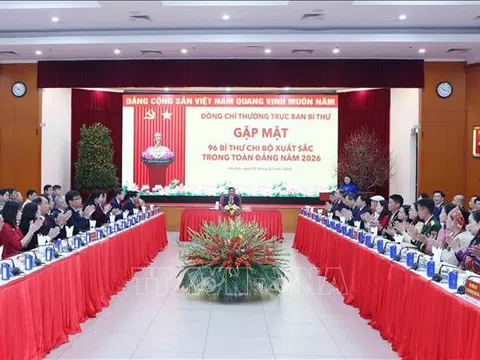 Thường trực Ban Bí thư Trần Cẩm Tú gặp mặt 96 bí thư chi bộ xuất sắc