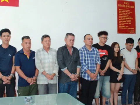 Nhóm người mang quan tài diễu phố để "tạo cú sốc" trước chợ Bến Thành sắp hầu tòa