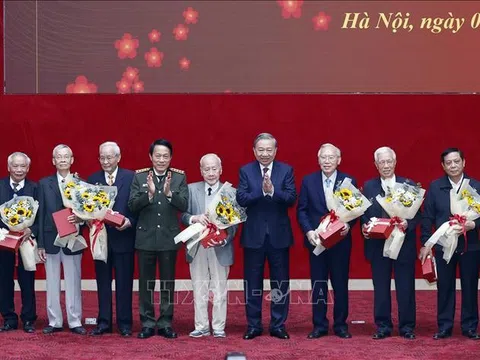 Tổng Bí thư Tô Lâm gặp mặt cán bộ công an cấp cao các thời kỳ