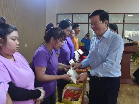 Phó Thủ tướng Mai Văn Chính thăm và tặng quà Tết tại tỉnh Tây Ninh