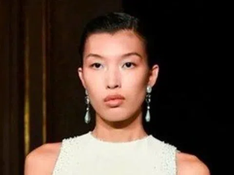 Người mẫu Việt diễn thời trang cao cấp tại Paris từng bị chê bai ngoại hình