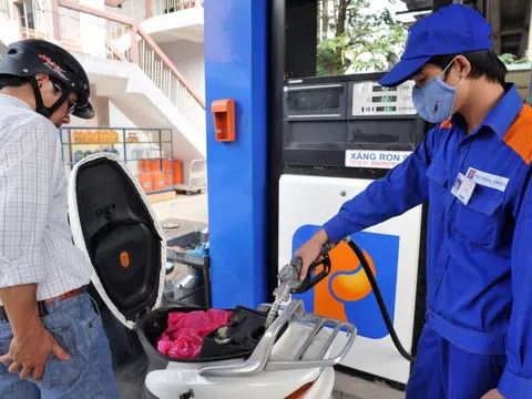 Giá xăng ngày mai dự báo tăng trở lại