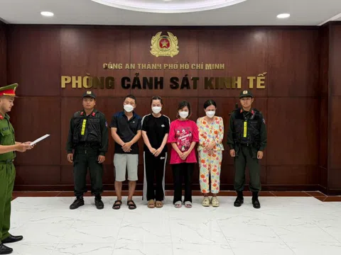 Thông tin bất ngờ vụ làm giả 10.000 chai nước hoa thương hiệu Chanel, BVL, Burberry, Versace