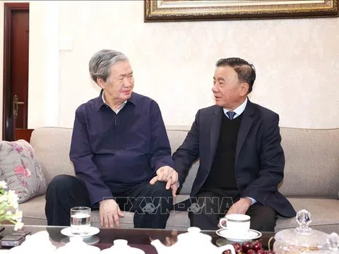 Thường trực Ban Bí thư Trần Cẩm Tú thăm, chúc Tết các đồng chí nguyên lãnh đạo Đảng, Nhà nước