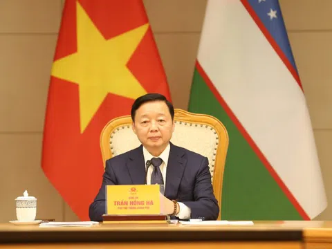 Phó Thủ tướng Trần Hồng Hà họp trực tuyến với Phó Thủ tướng Uzbekistan Jamshid Khodjaev