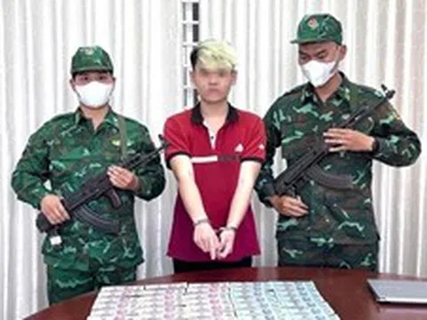 Thưởng nóng đơn vị chủ công triệt phá đường dây làm tiền giả