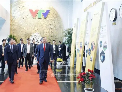 Tổng Bí thư Tô Lâm thăm, chúc Tết cán bộ, phóng viên VTV và VOV